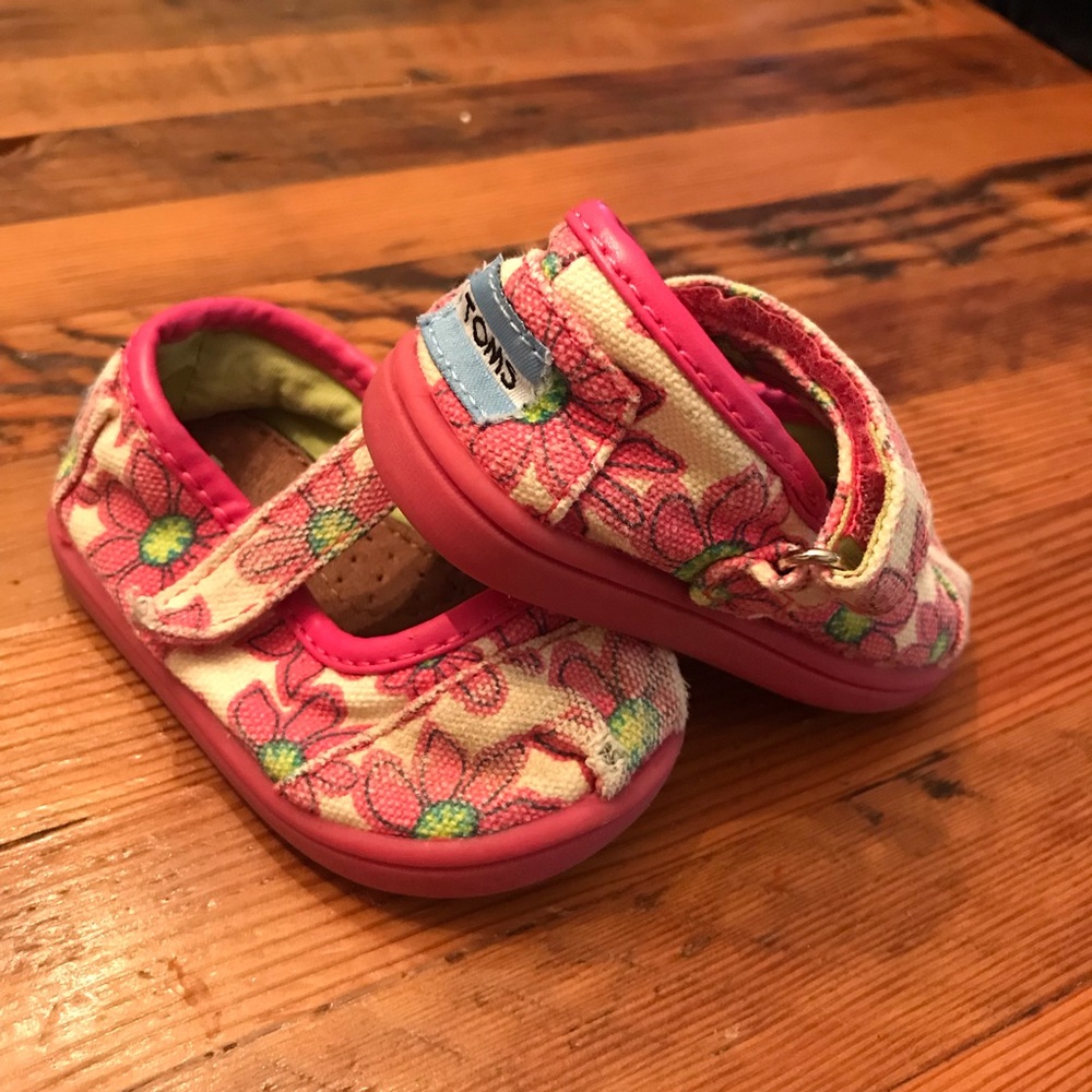 Toms